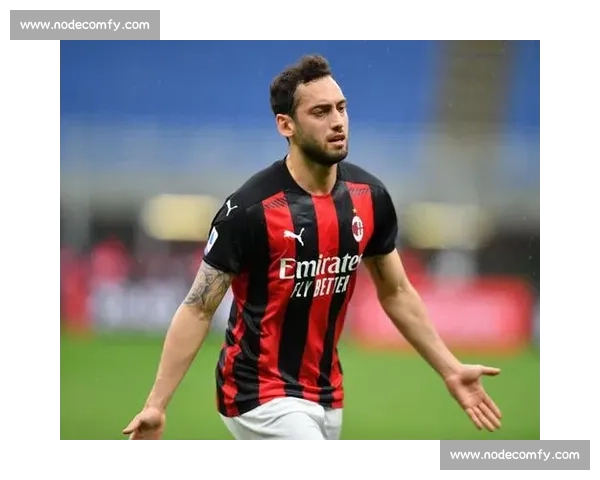 加拉塔萨雷主席澄清：与恰尔汗奥卢的交流纯属偶然，非转会谈判